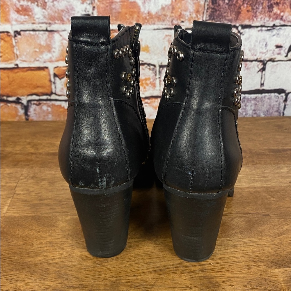 Steve Madden Awsum Studded Leather Black Heeled Western Ankle Boots Sz 7 - Picture 10 of 17